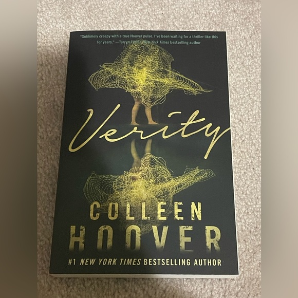 Colleen Hoover verity - Picture 1 of 2